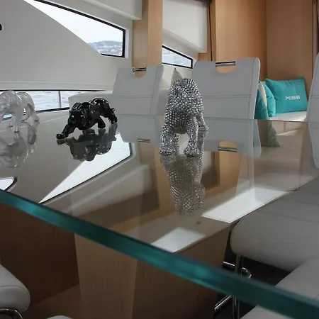 Botel M/y Miss Ii *