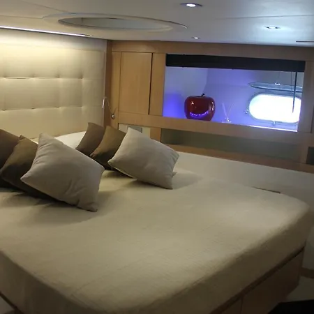 Botel M/y Miss Ii *